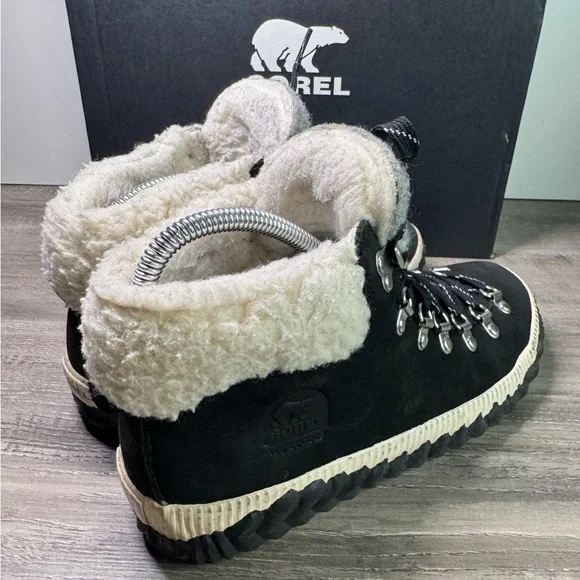 Sorel Out N About Plus Conquest Boots - Black size 8 EUC - Picture 6 of 10